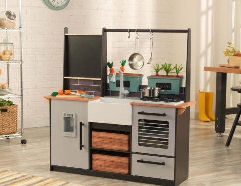 KidKraft Farm to Table Play Kitchen with 18 Piece Accessory Play Set